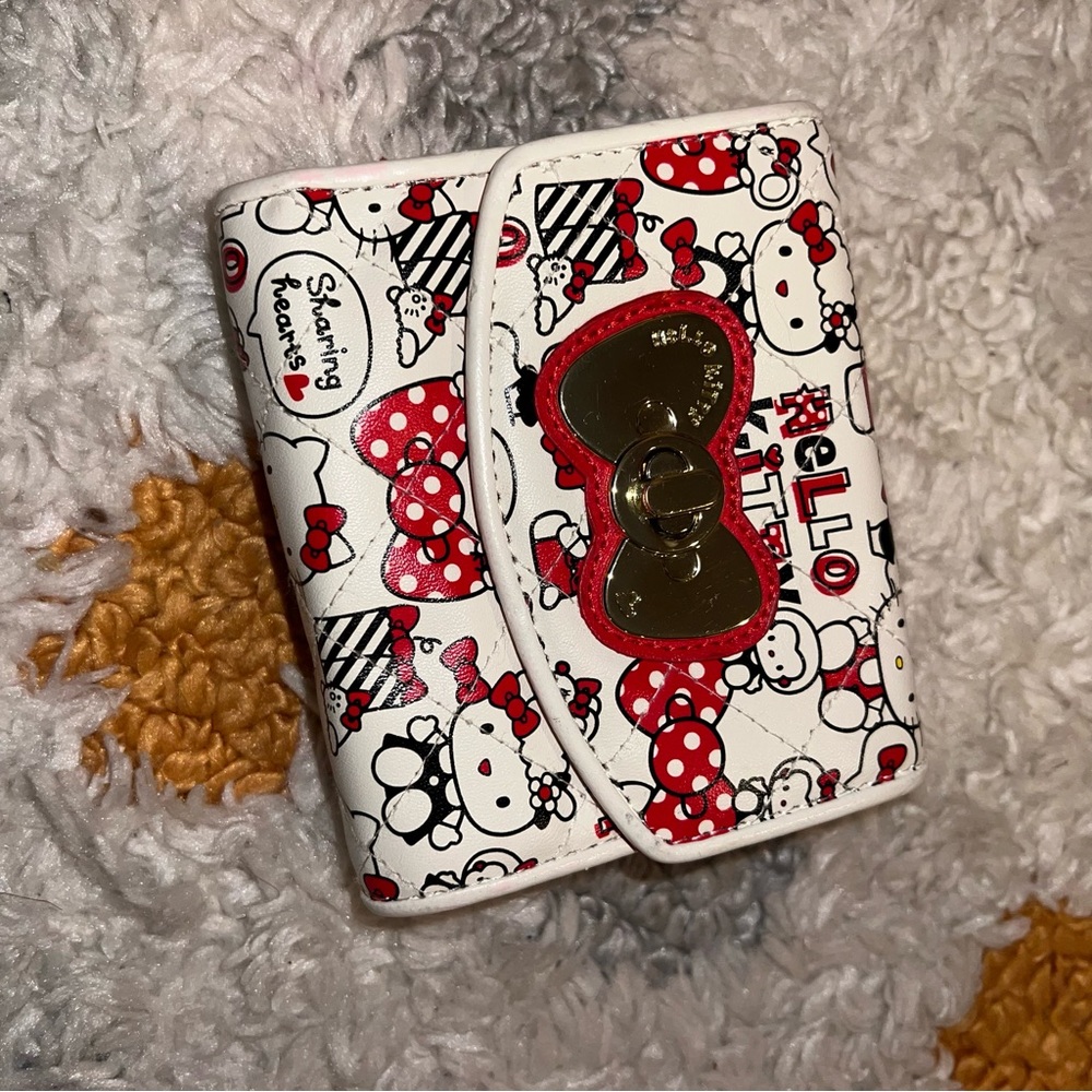 Hello Kitty White and Red Wallet